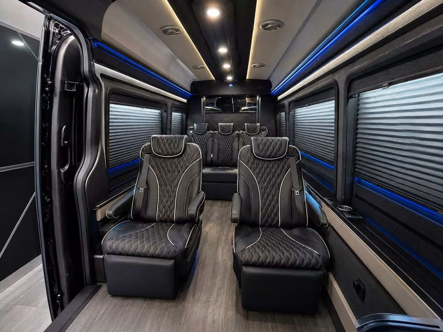 coachbuswarren com can help you arrange airport transfers for every kind of warren group