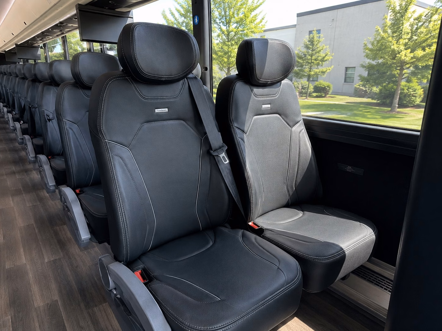 long distance charter bus pricing out of warren michigan