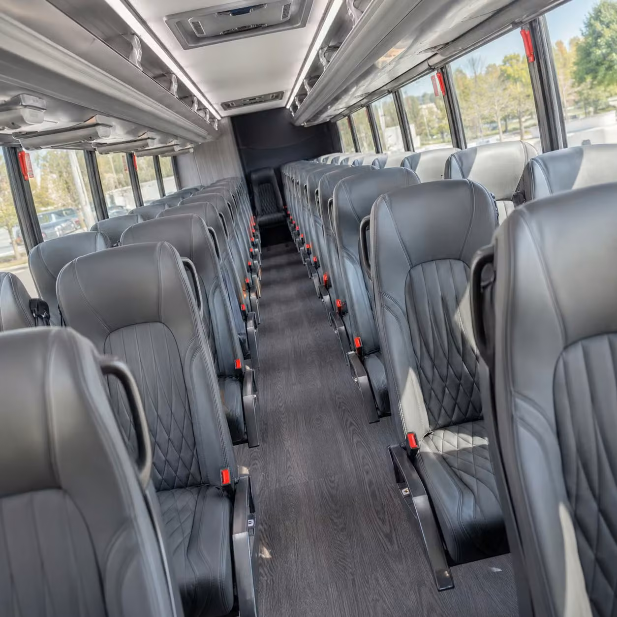warren 25 passenger minibus rental