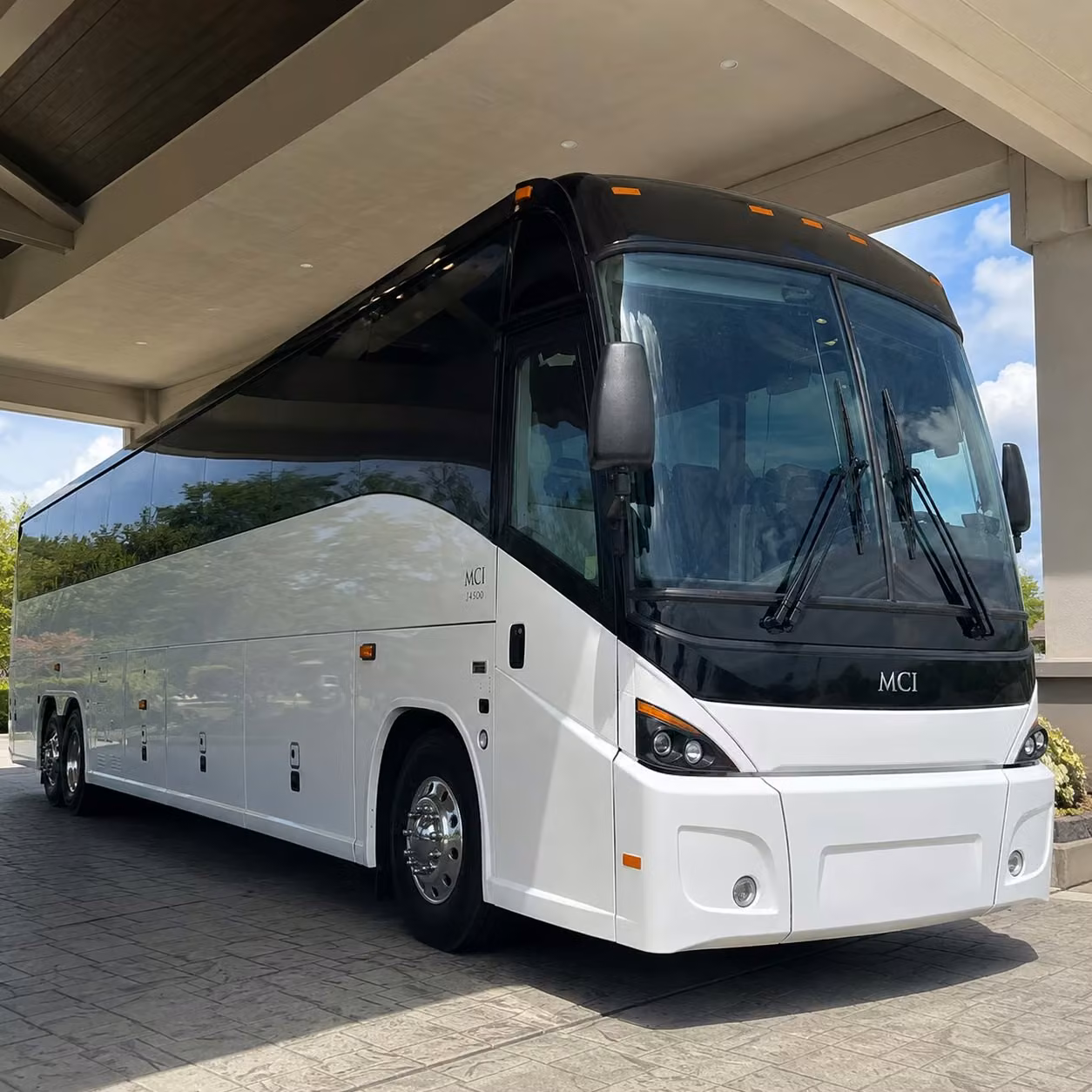 when your warren employees need reliable airport and event transfers